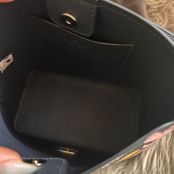 Like new Kate Spade handbag/crossbody - Picture 2 of 3